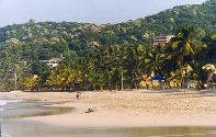Enjoy a walk on La Ropa beach! Click to see enlarged version(20K)